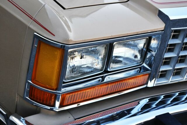 1985 Ford Crown Victoria - photo 5