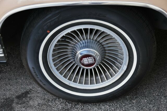 1985 Ford Crown Victoria - photo 9