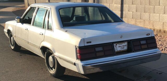 1985 Ford LTD BASIC - photo 2