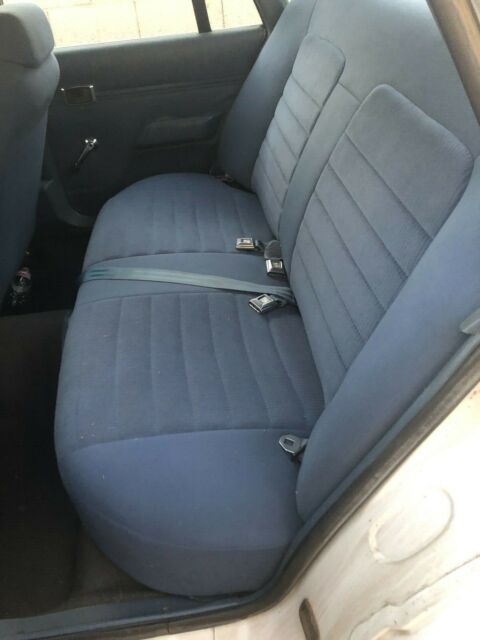 1985 Ford LTD BASIC - photo 4