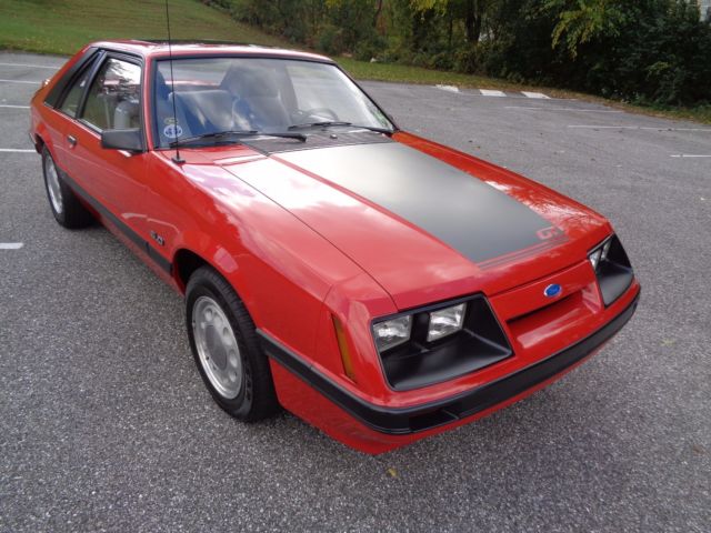 1985 Ford Mustang GT - photo 2