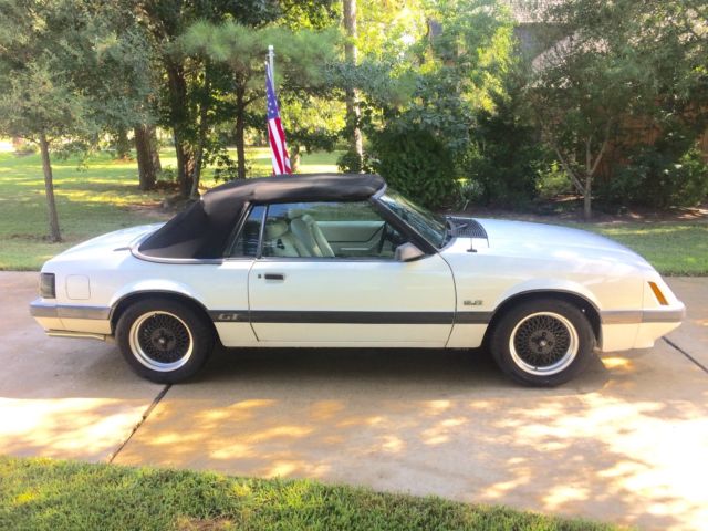 1985 Ford Mustang GT Convertible - photo 6