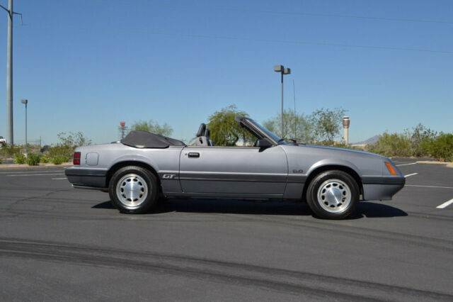 1985 Ford Mustang - photo 8
