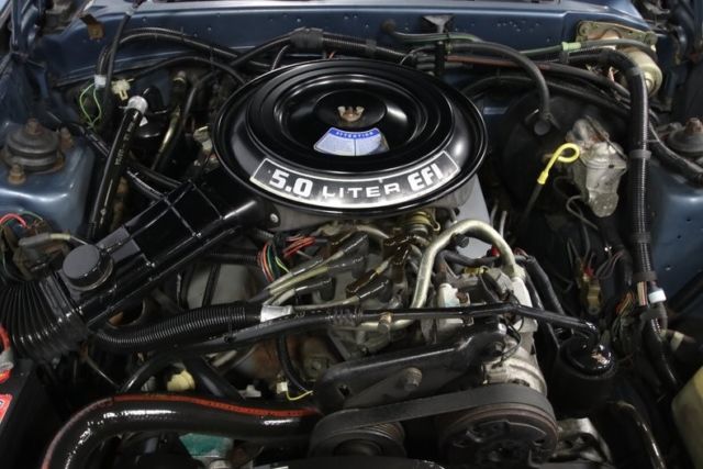 1985 Ford Thunderbird 30th Anniversary Edition - photo 4