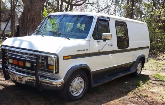 1985 Ford E-Series Van - photo 2
