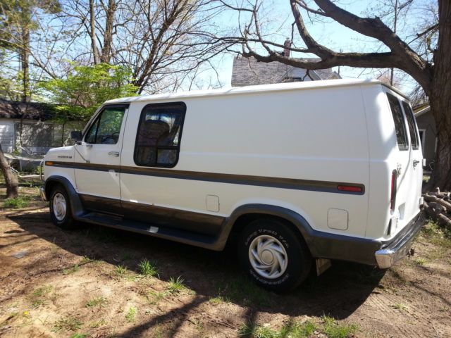 1985 Ford E-Series Van - photo 3
