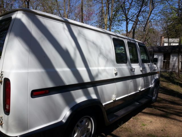 1985 Ford E-Series Van - photo 5
