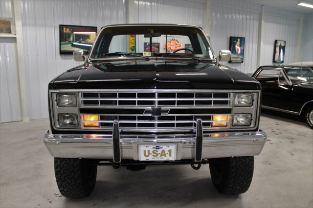 1985 Chevrolet C/K Pickup 1500 - photo 2