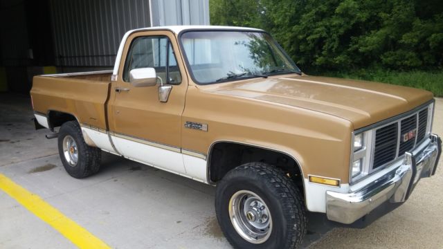 1985 Chevrolet C-10 Sierra Classic - photo 2