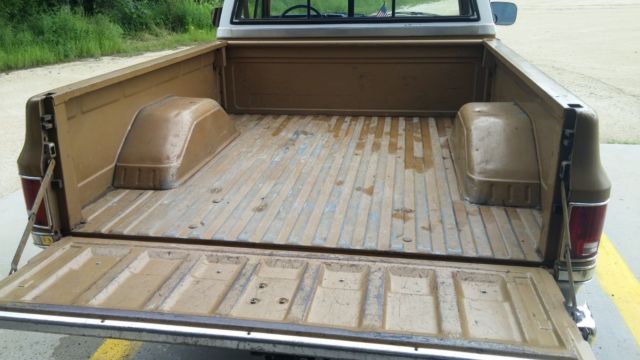 1985 Chevrolet C-10 Sierra Classic - photo 6