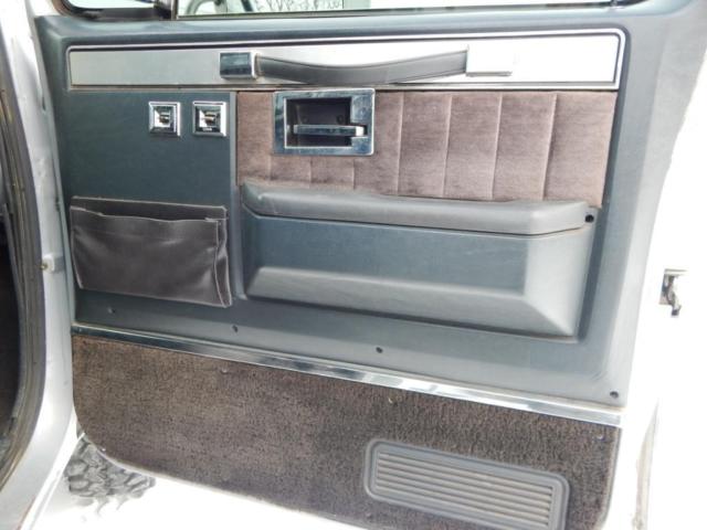 1985 Chevrolet C/K Pickup 3500 Silverado - photo 10