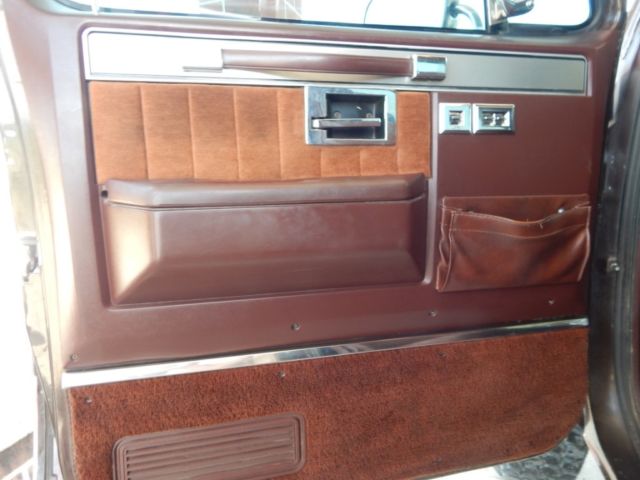 1985 Chevrolet C/K Pickup 3500 Silverado - photo 9