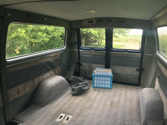 1985 GMC G2500 - photo 12