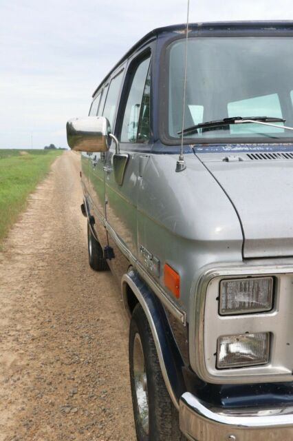1985 GMC G2500 - photo 6