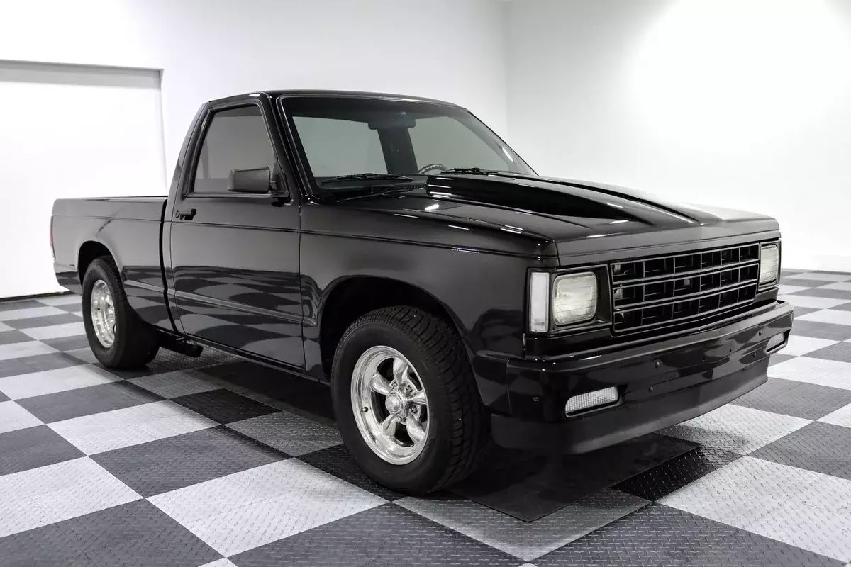 1985 GMC S-15 24865 Miles Black Pickup Truck 5.7 Liter V8 4L60E 1985 GMC S-15