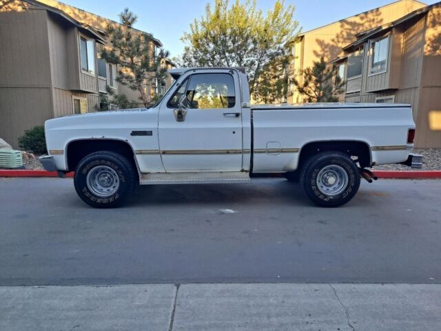 1985 GMC Sierra 1500 - photo 2