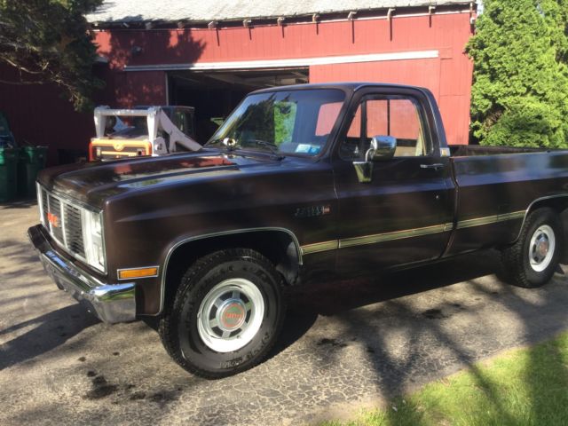 1985 GMC Sierra Classic HD 2500 Pickup Truck 1985 GMC Sierra 2500