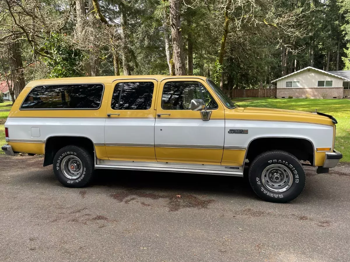1985 GMC Suburban 4x4 1500 Sierra Classic 1-Owner 48k Actual Garaged NO RESERVE 1985 GMC Suburban Sierra Classic