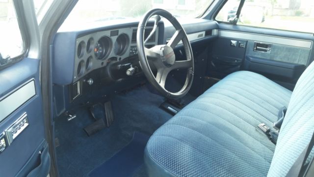 1985 GMC Suburban K2500 - 4X4 - DIESEL - photo 10