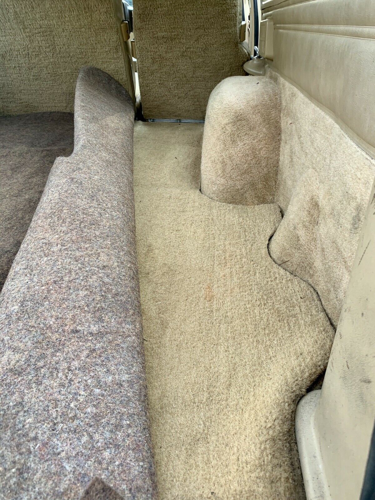 1985 GMC C2500 Suburban Sierra Classic - photo 12