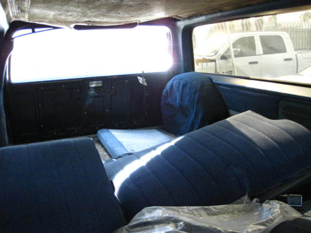 1985 GMC Suburban - photo 10