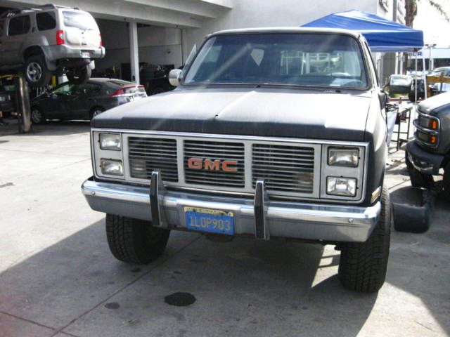 1985 GMC Suburban - photo 2