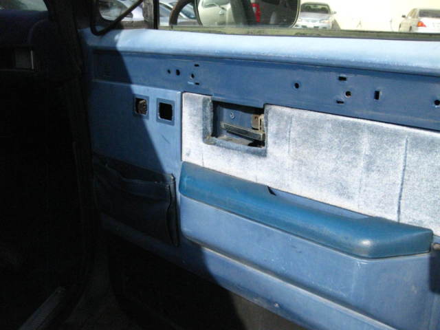 1985 GMC Suburban - photo 3