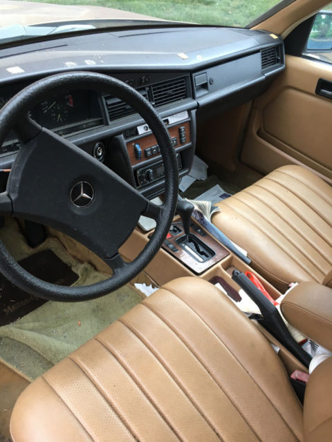 1985 Mercedes-Benz 190-Series - photo 12