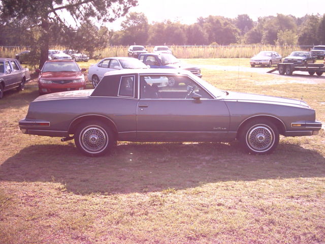 1985 Pontiac Grand Prix LE - photo 4