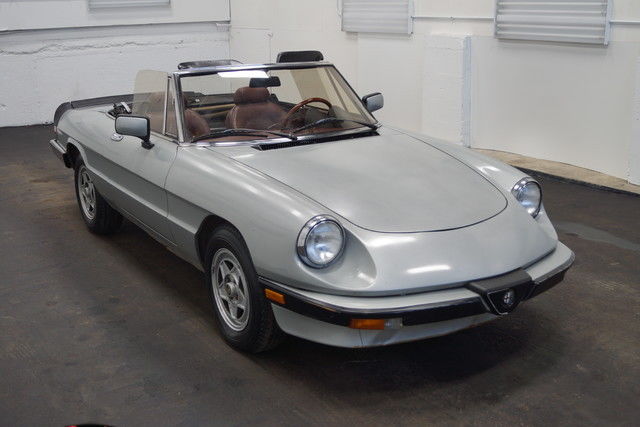 1985 Gray 2Ltr 5 spd man Runs Drives! 1985 Alfa Romeo Veloce 2Ltr 5 spd man Runs Drives