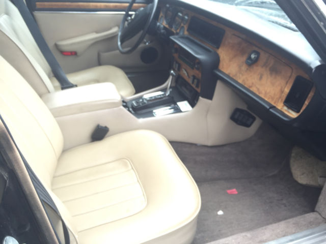 1985 Jaguar XJ6 BASE SEDAN 4 DOOR - photo 10