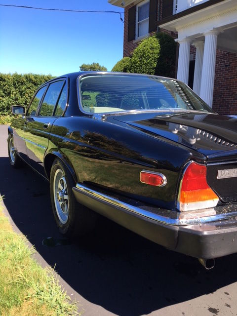 1985 Jaguar XJ6 BASE SEDAN 4 DOOR - photo 4