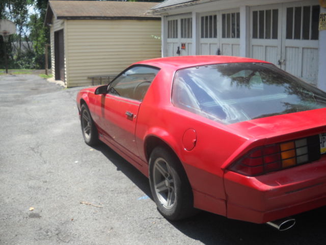 1985 Chevrolet Camaro IROC Z 28 - photo 4