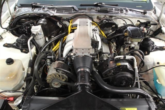 1985 Chevrolet Camaro IROC-Z - photo 3