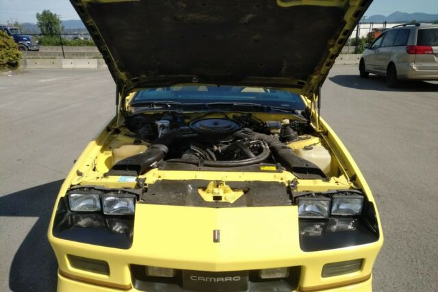 1985 Chevrolet Camaro IROC - photo 10