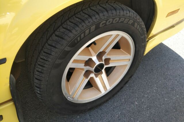 1985 Chevrolet Camaro IROC - photo 12