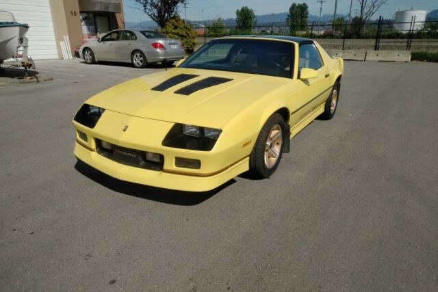 1985 Chevrolet Camaro IROC - photo 2