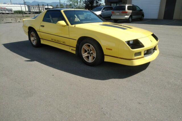 1985 Chevrolet Camaro IROC - photo 3