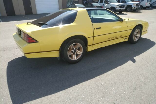 1985 Chevrolet Camaro IROC - photo 4