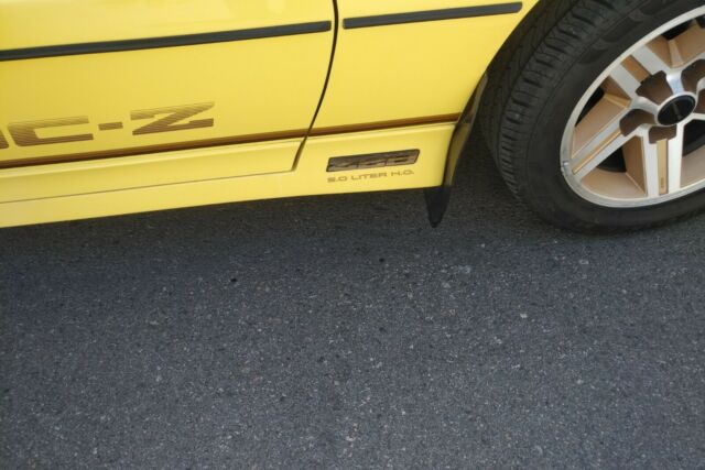 1985 Chevrolet Camaro IROC - photo 7