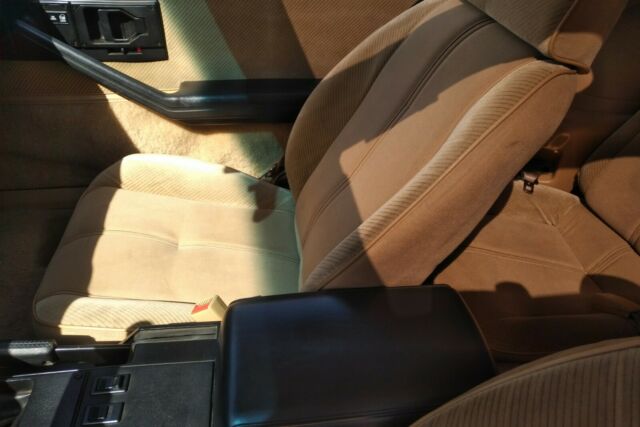 1985 Chevrolet Camaro IROC - photo 9
