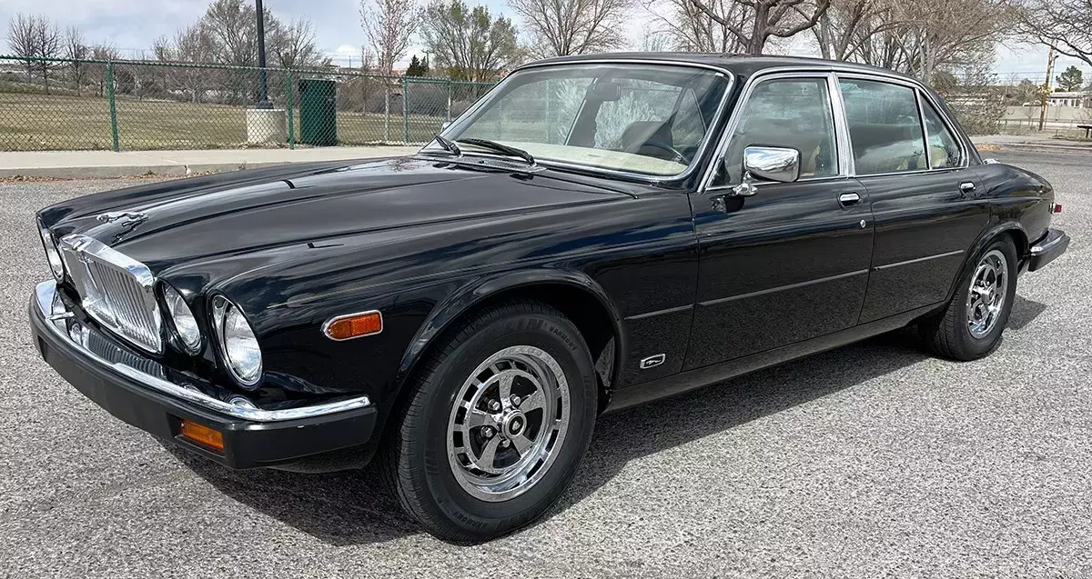 1985 Jaguar 4.2 (XJ6) Vanden Plas European Import 61K mi. 1985 Jaguar XJ6