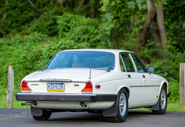1985 Jaguar XJ6 L6 4.2L Super Low 63K Collectible Southern Rare Carfax! - photo 5
