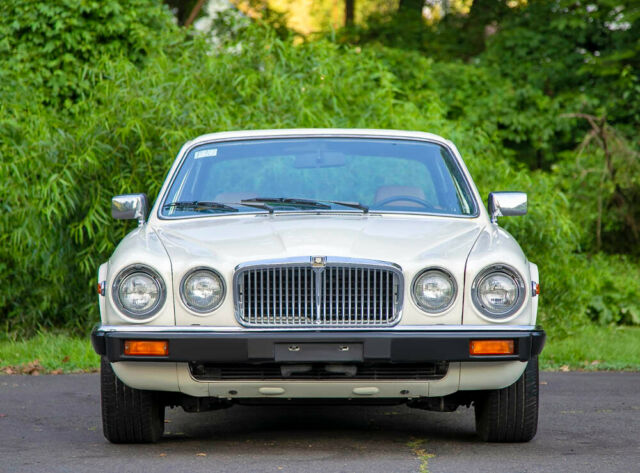 1985 Jaguar XJ6 L6 4.2L Super Low 63K Collectible Southern Video Carfax! - photo 13