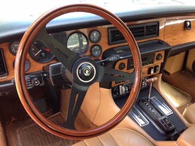 1985 Jaguar XJ6 Sedan 1985 Jaguar XJ6