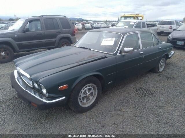 1985 Jaguar XJ6 Sedan Green RWD Automatic 1985 Jaguar XJ6