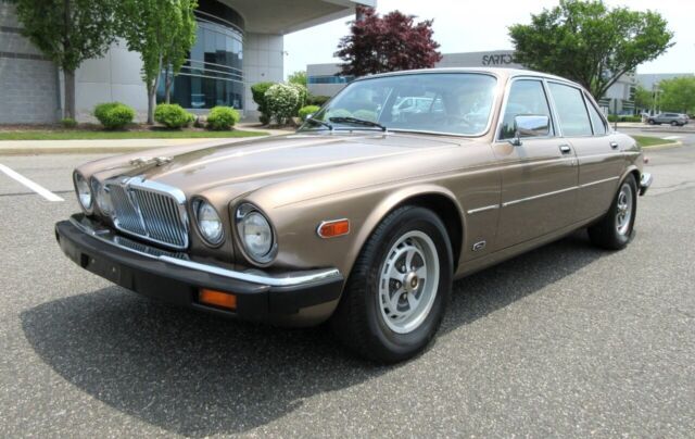 1985 Jaguar XJ6 Vanden Plas Sedan Only 37K Miles 1 Owner Rare Classic 1985 XJ6 Vanden Plas