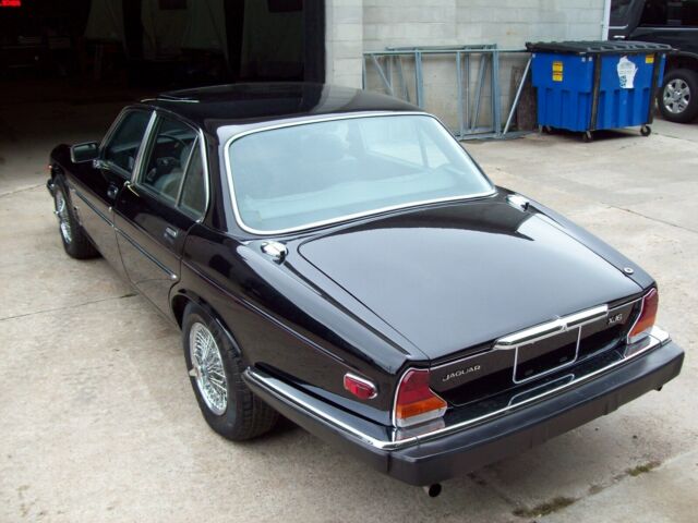 1985 Jaguar XJ - photo 3