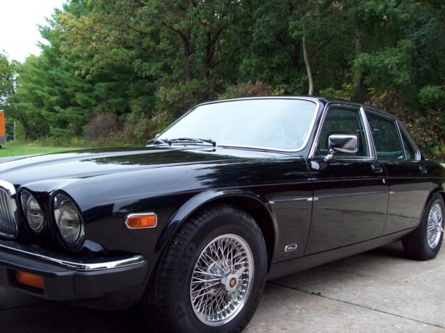 1985 Jaguar XJ - photo 4