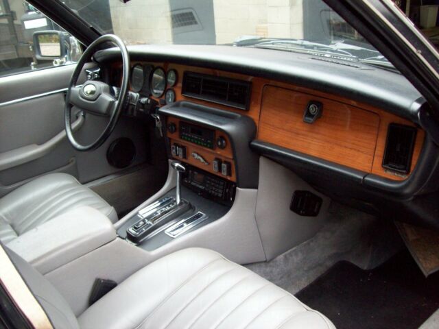 1985 Jaguar XJ - photo 5